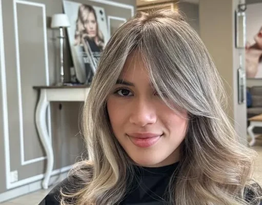 Челка-шторка в минулому: названа наймодніша зачіска року